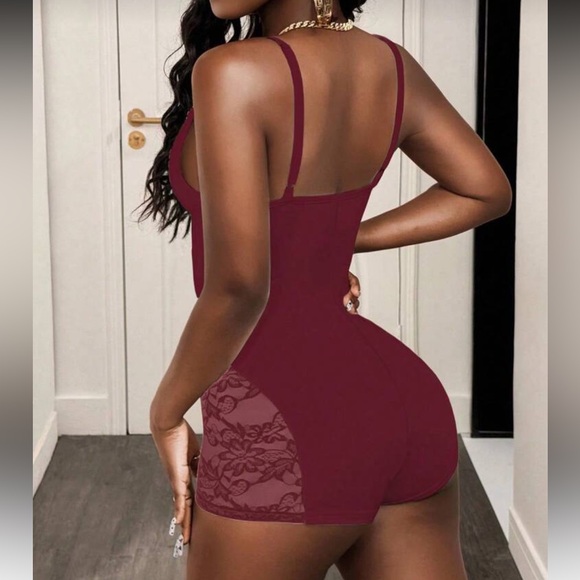 Lace romper - Picture 3 of 3